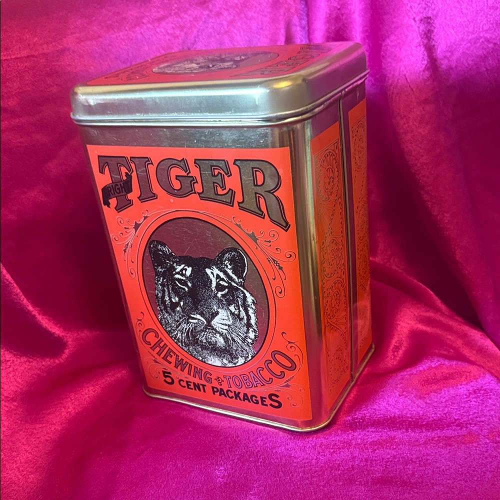 Vintage Tiger Chewing Tobacco Tin